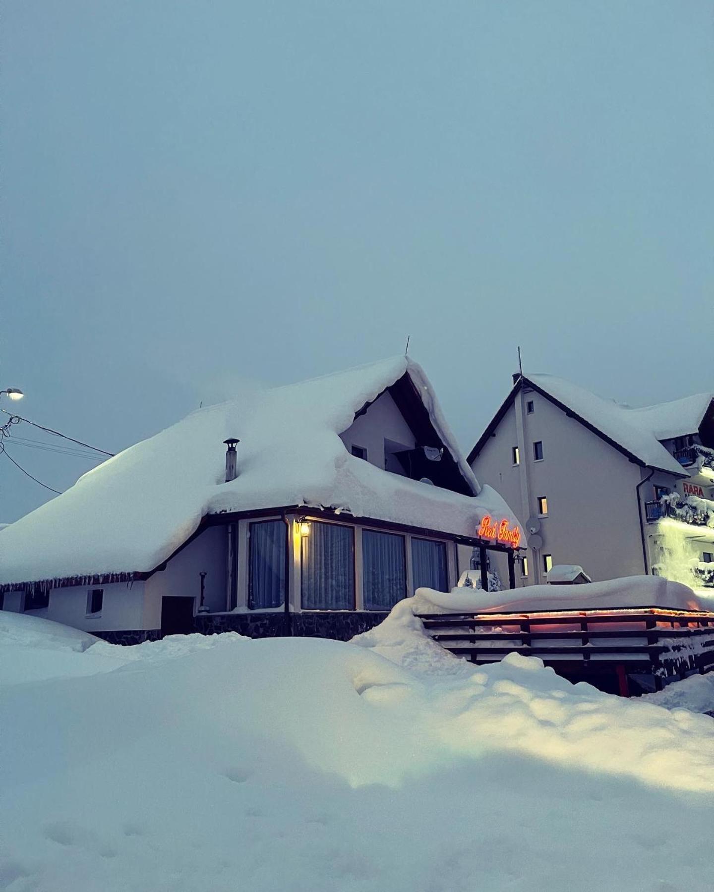 Red Family Apartments Păltiniş Екстериор снимка