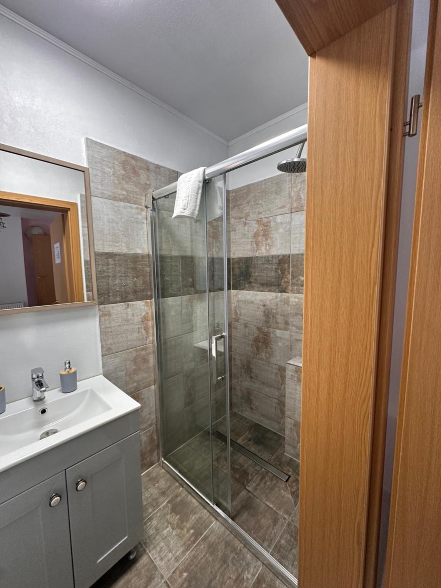 Red Family Apartments Păltiniş Екстериор снимка